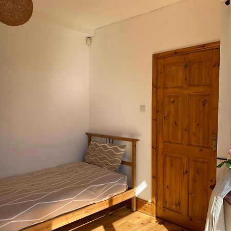 Lovely Rooms In West London Northolt  Ngoại thất bức ảnh