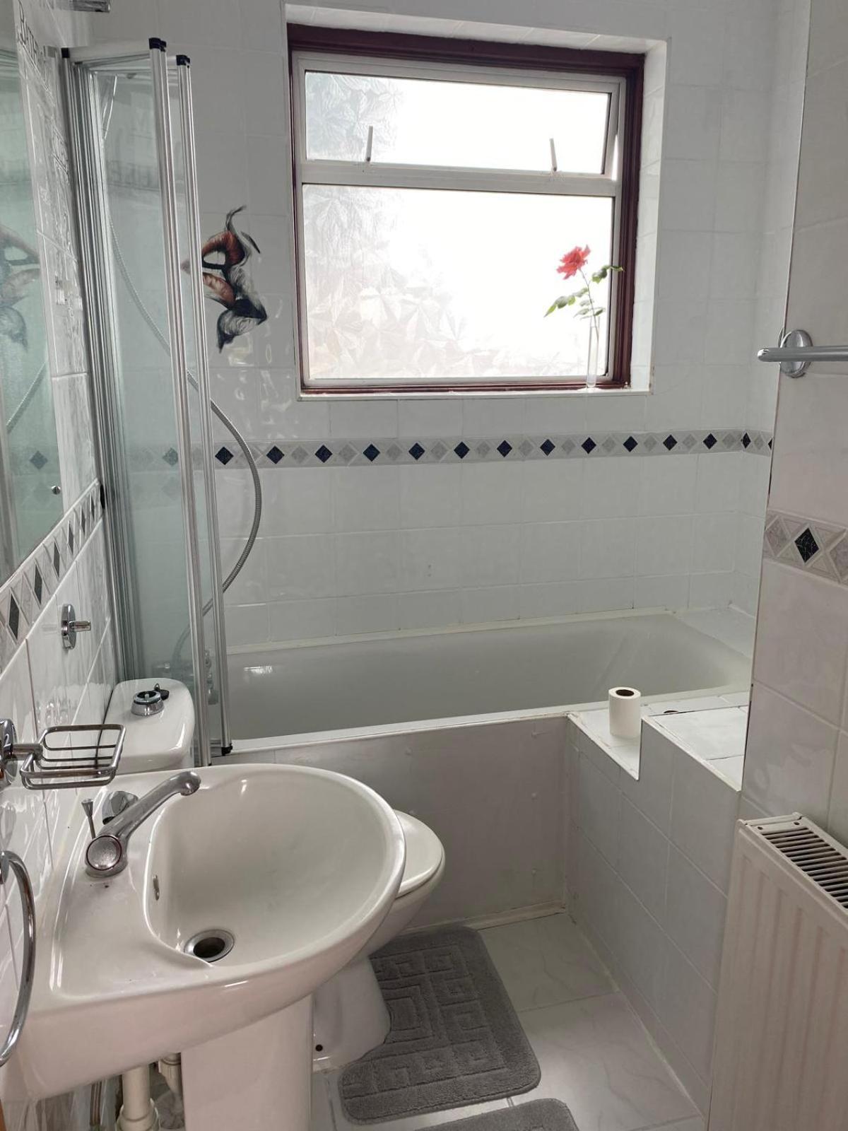 Lovely Rooms In West London Northolt  Ngoại thất bức ảnh