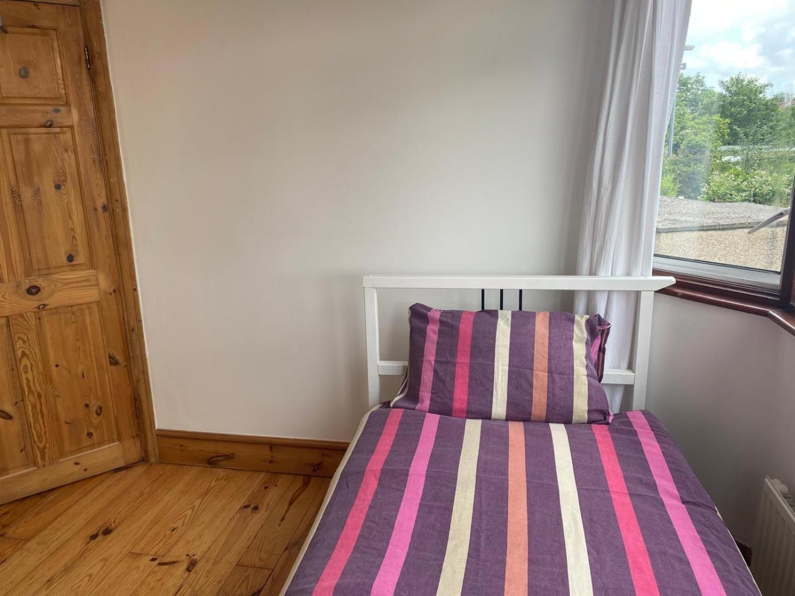 Lovely Rooms In West London Northolt  Ngoại thất bức ảnh