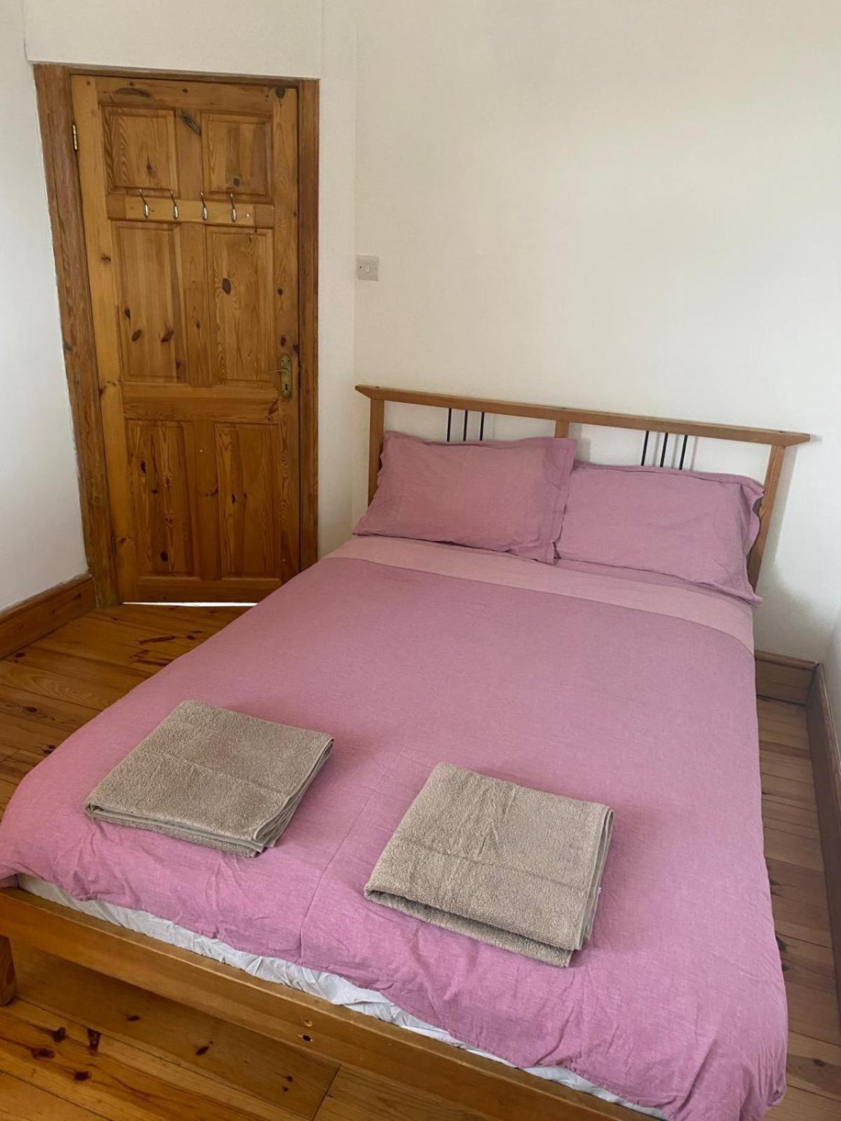 Lovely Rooms In West London Northolt  Ngoại thất bức ảnh