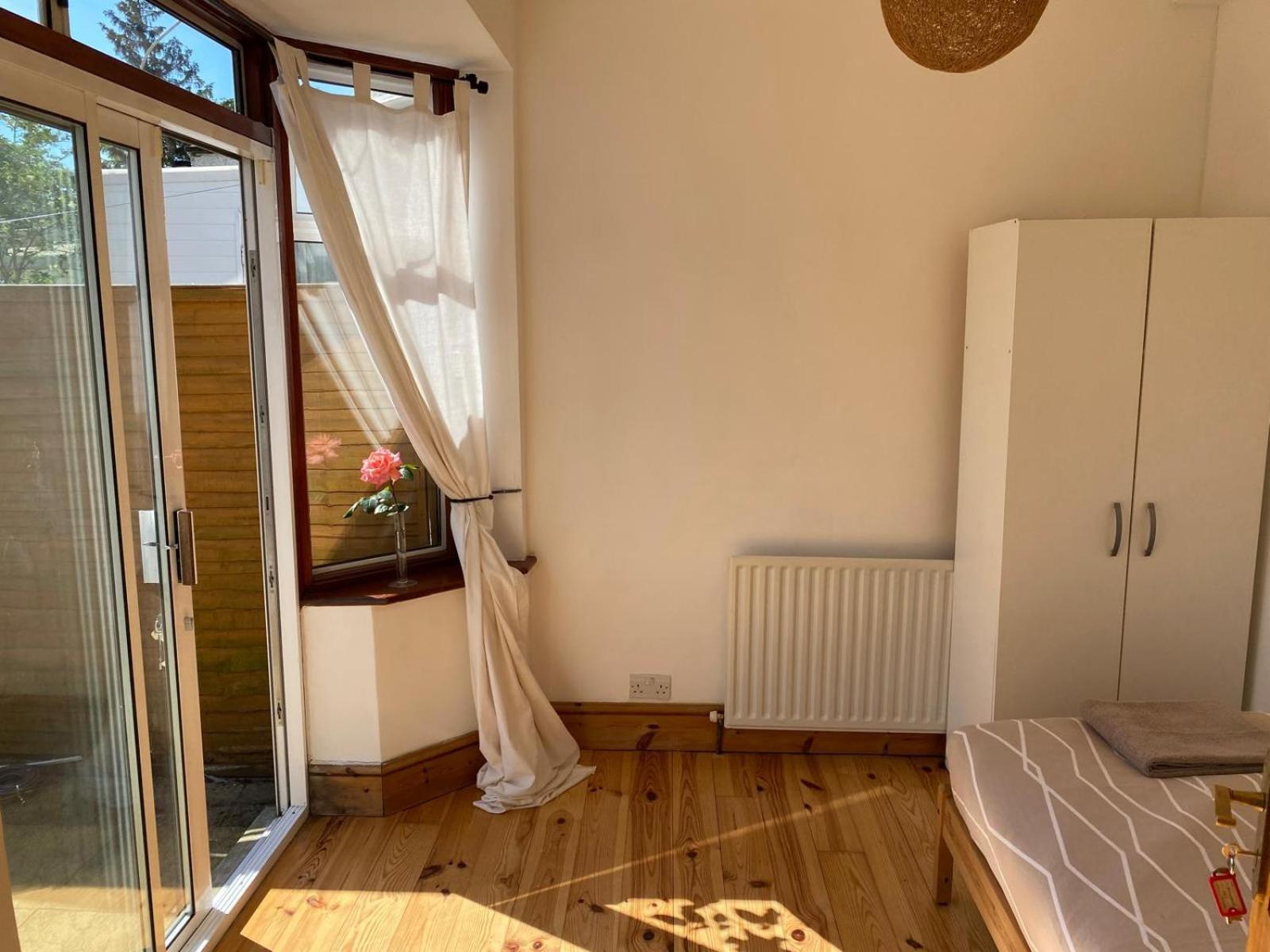 Lovely Rooms In West London Northolt  Ngoại thất bức ảnh